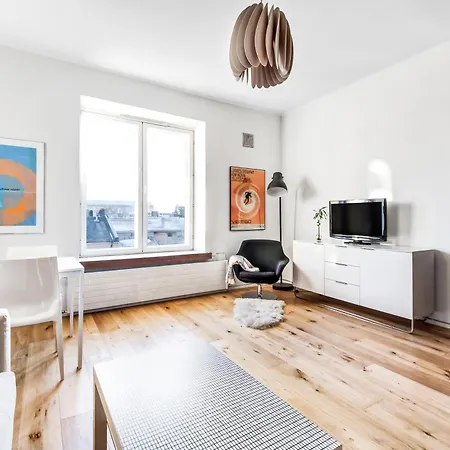 Wehost 1br Scandinavian Style Floor Apartment