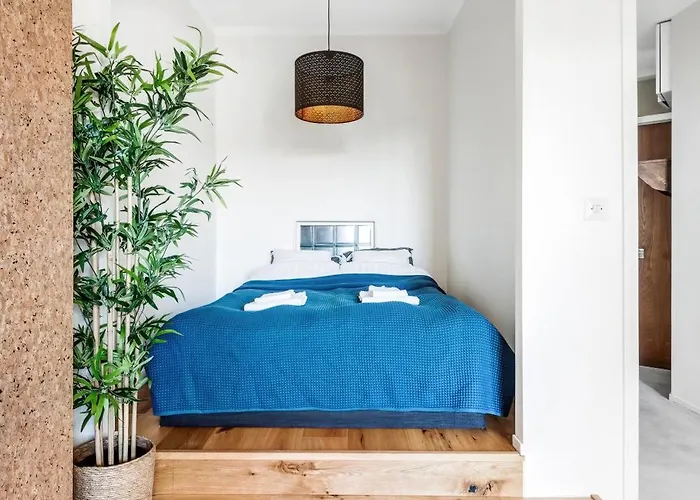 Wehost 1br Scandinavian Style Floor